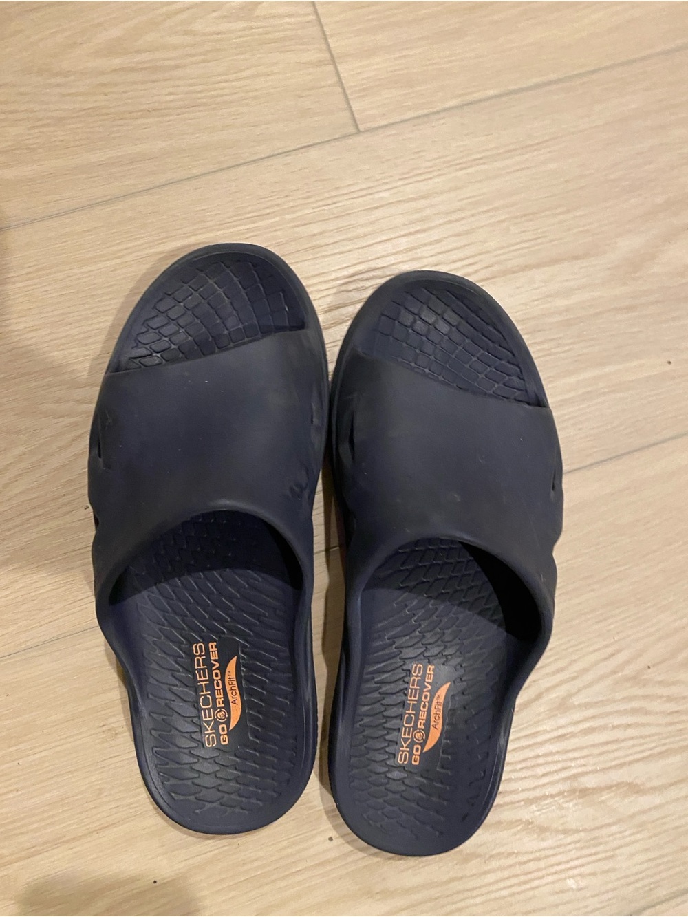 Sketchers go arch fit slides
